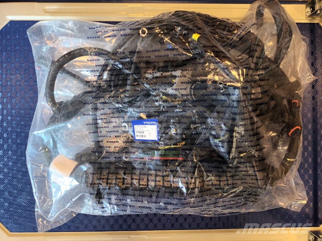 Volvo WIRING HARNESS 21374280 电子设备