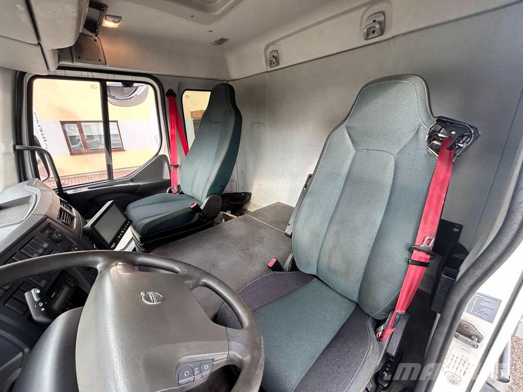Volvo FL250 4X2 EURO6 + LIFTING BOX Fast kasse