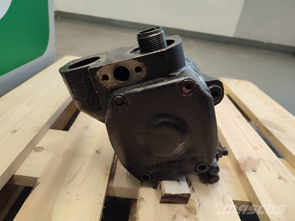 Hydraulic pump 02432458A 2427949 New Holland TVT 1 液压