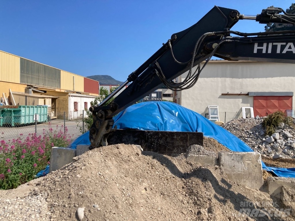 Hitachi ZX 135 US-6, 2017, France - Used crawler excavators