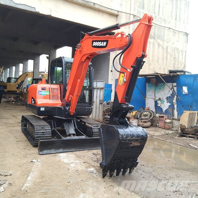 Doosan DX 60 Mini bagri <7t
