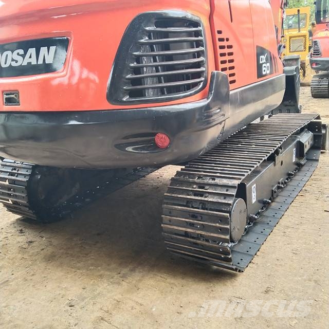 Doosan DX 60 Mini bagri <7t