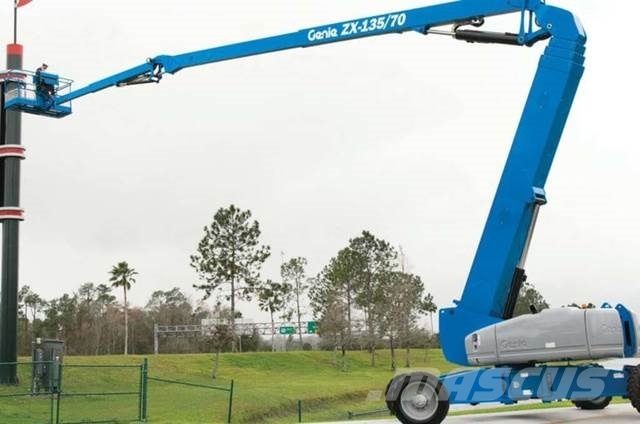 シェル Genie ZX-135/70 135' Fuel Articulated Boom lift | Location EDF