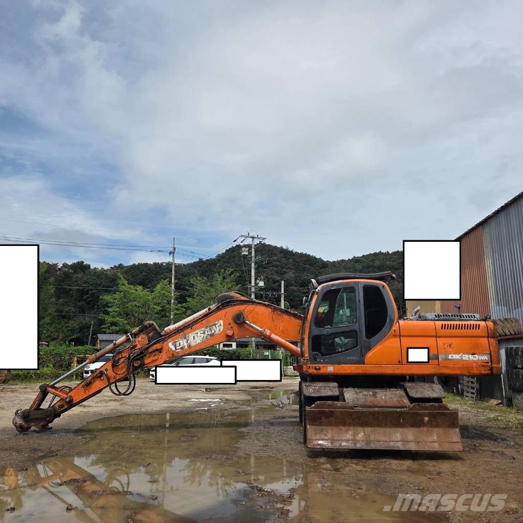 Doosan DX210W Колісні екскаватори