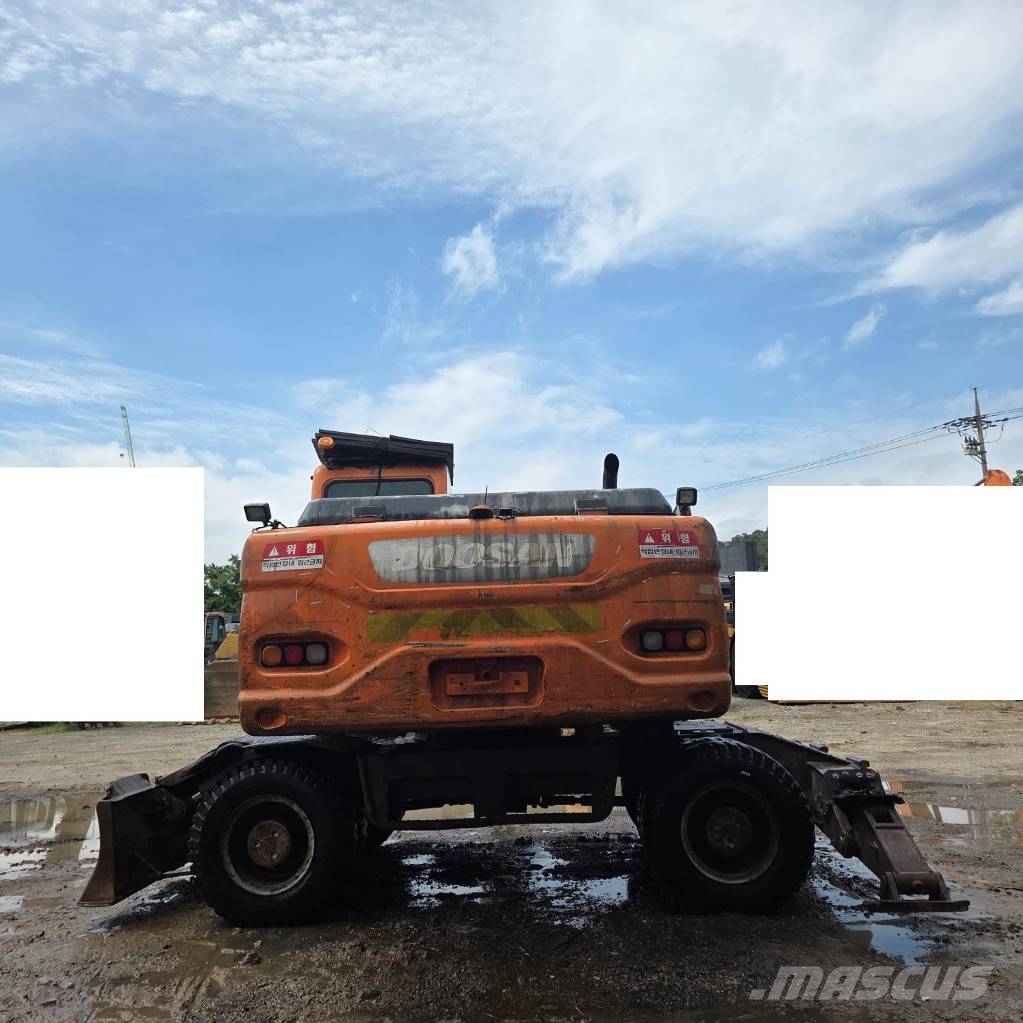 Doosan DX210W Колісні екскаватори