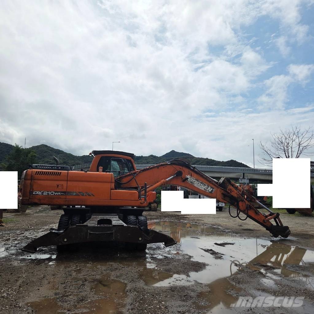 Doosan DX210W Колісні екскаватори