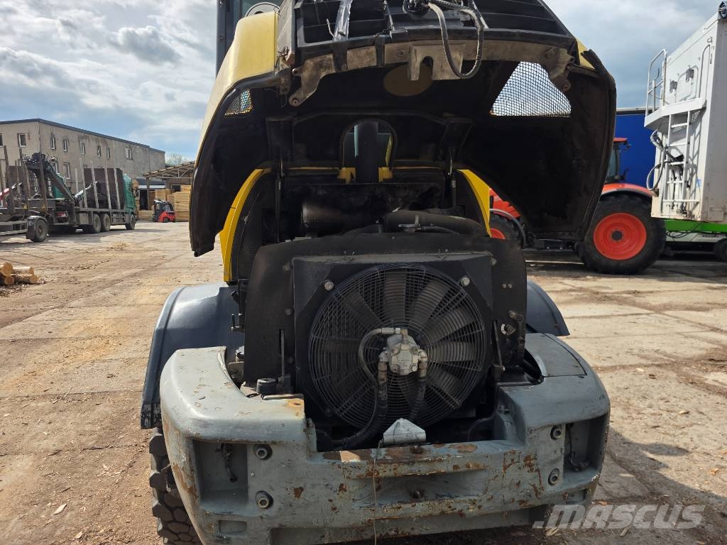 Komatsu WA80-6 لوادر بعجل