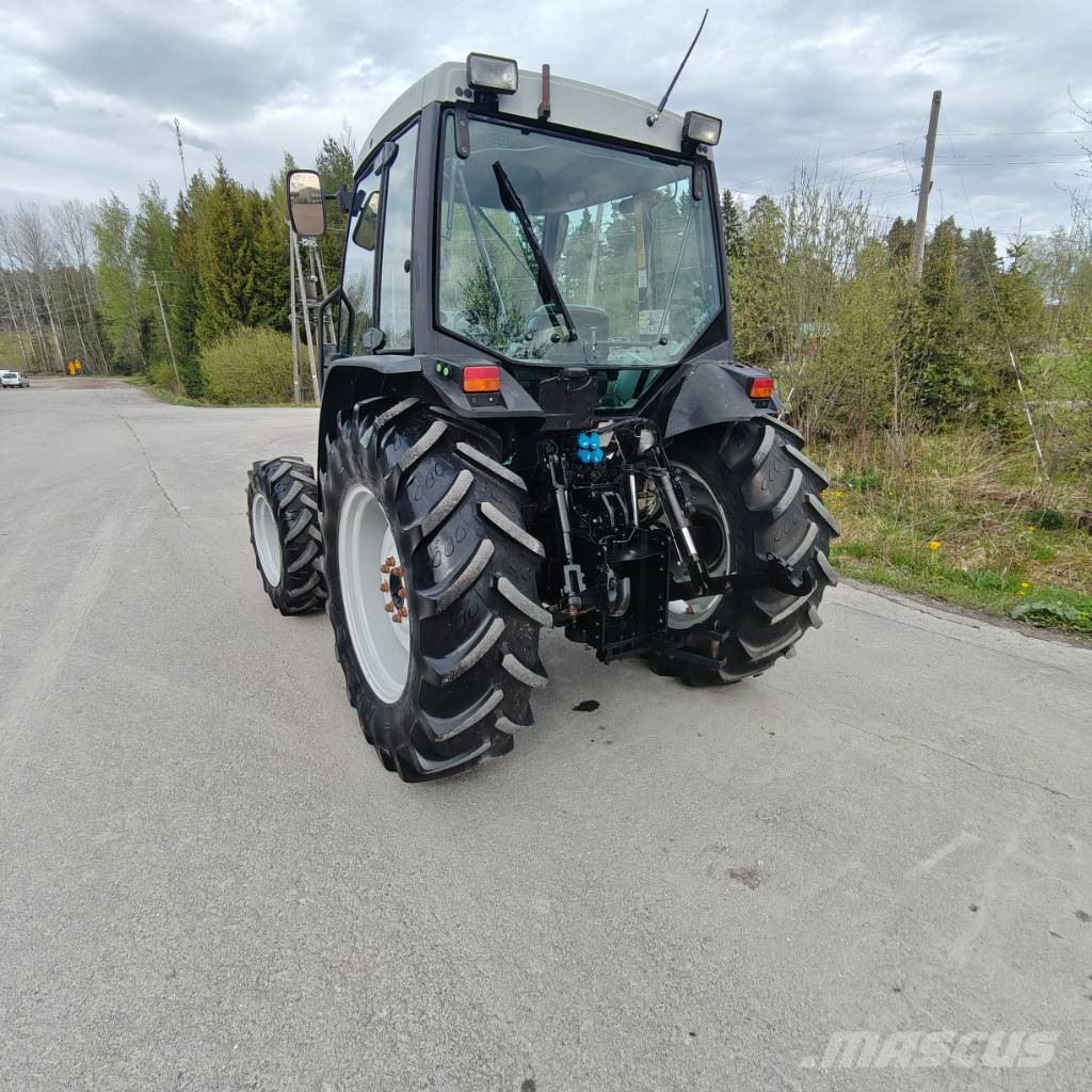 Massey Ferguson 2220 트랙터