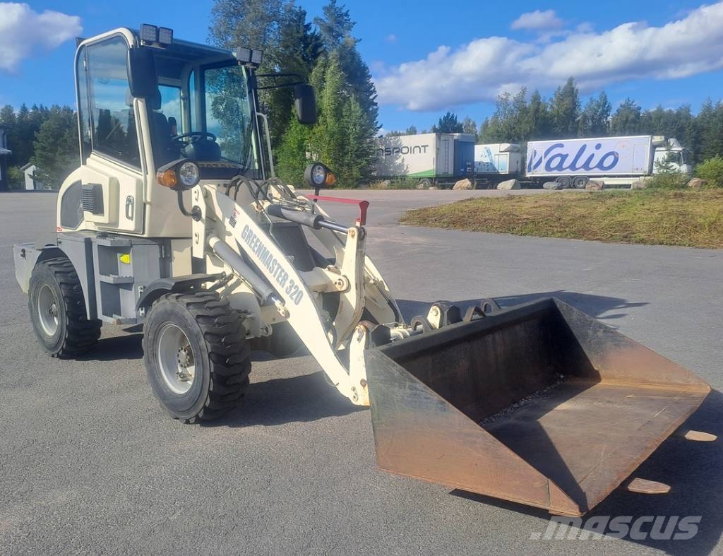 Greenmaster 320 Kolesni nakladalci