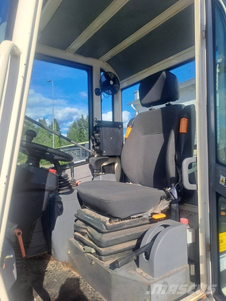 Greenmaster 320 Kolesni nakladalci