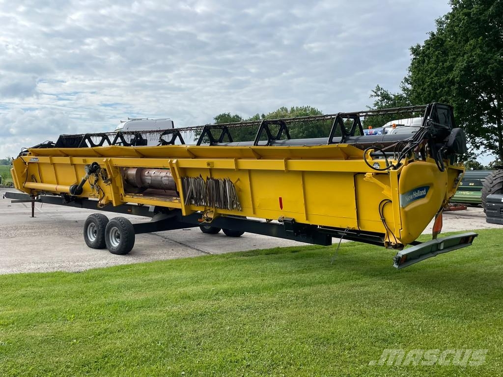 New Holland CR 9.80 CR 980 10.60 meter maaibord Airco 2800 UUR Combine harvesters