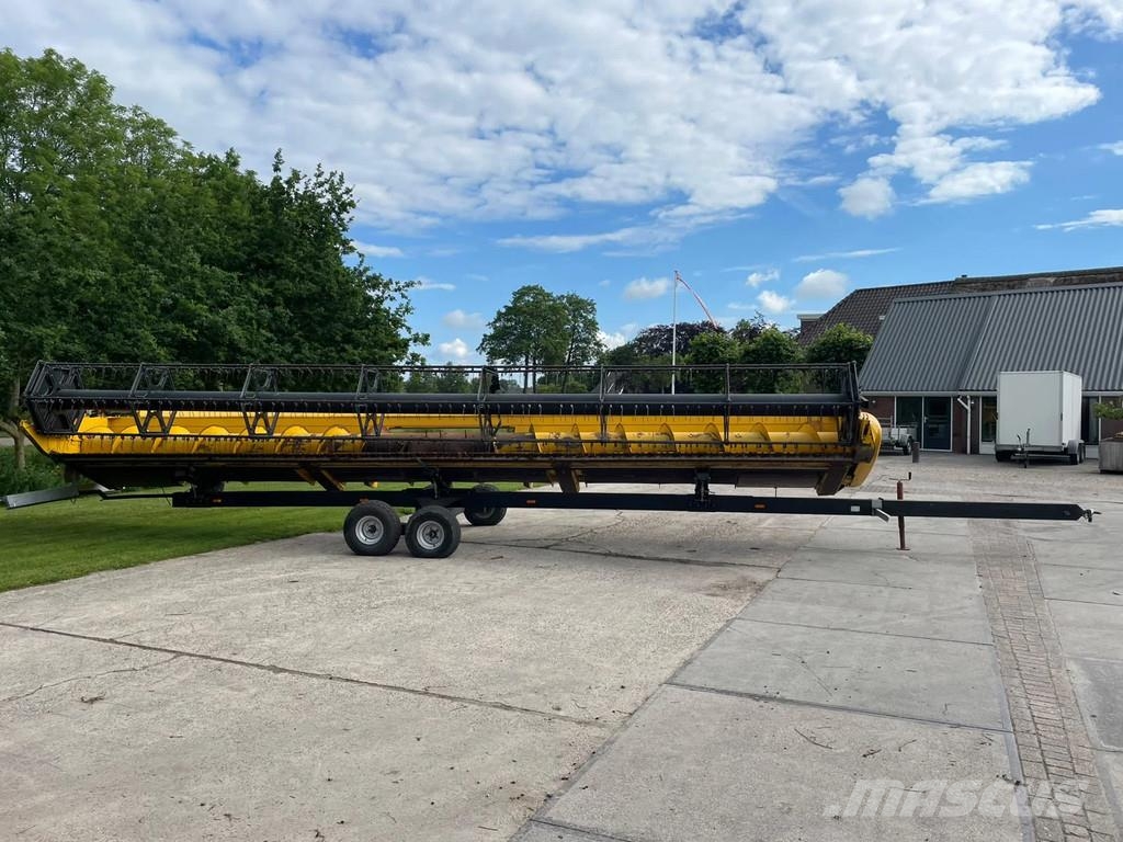 New Holland CR 9.80 CR 980 10.60 meter maaibord Airco 2800 UUR Combine harvesters