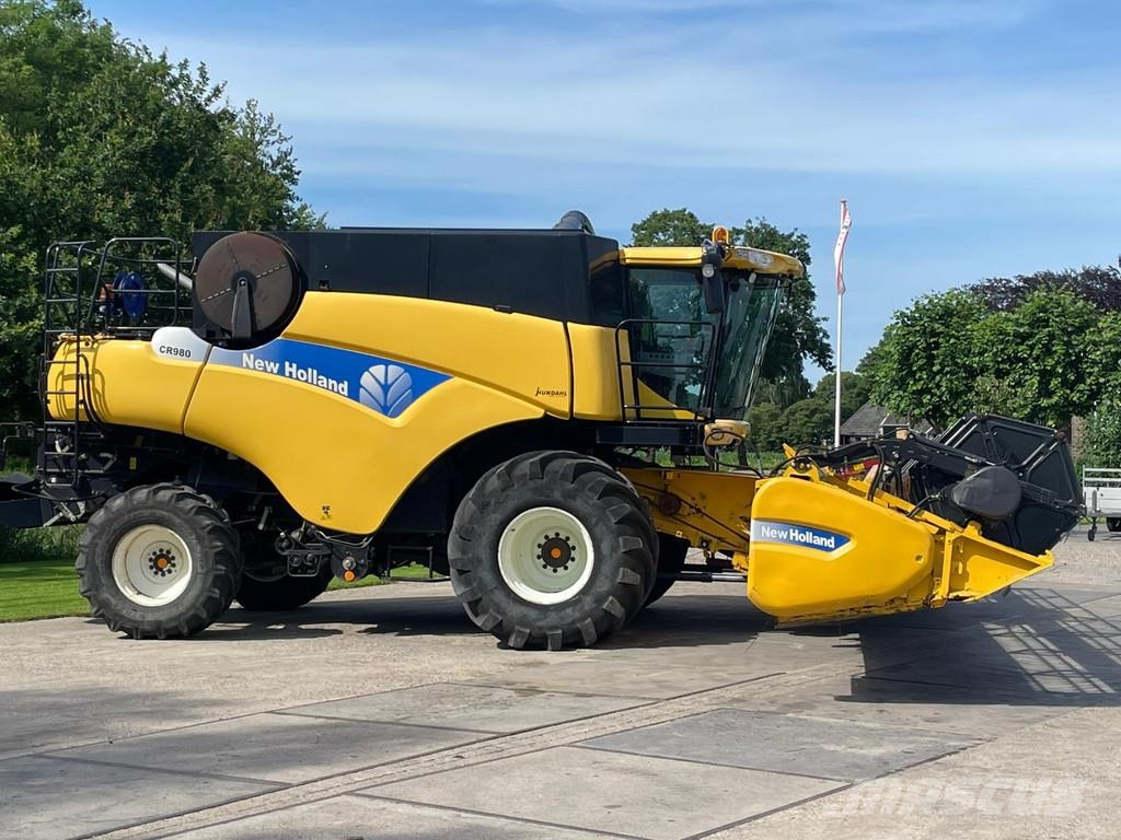 New Holland CR 9.80 CR 980 10.60 meter maaibord Airco 2800 UUR Combine harvesters