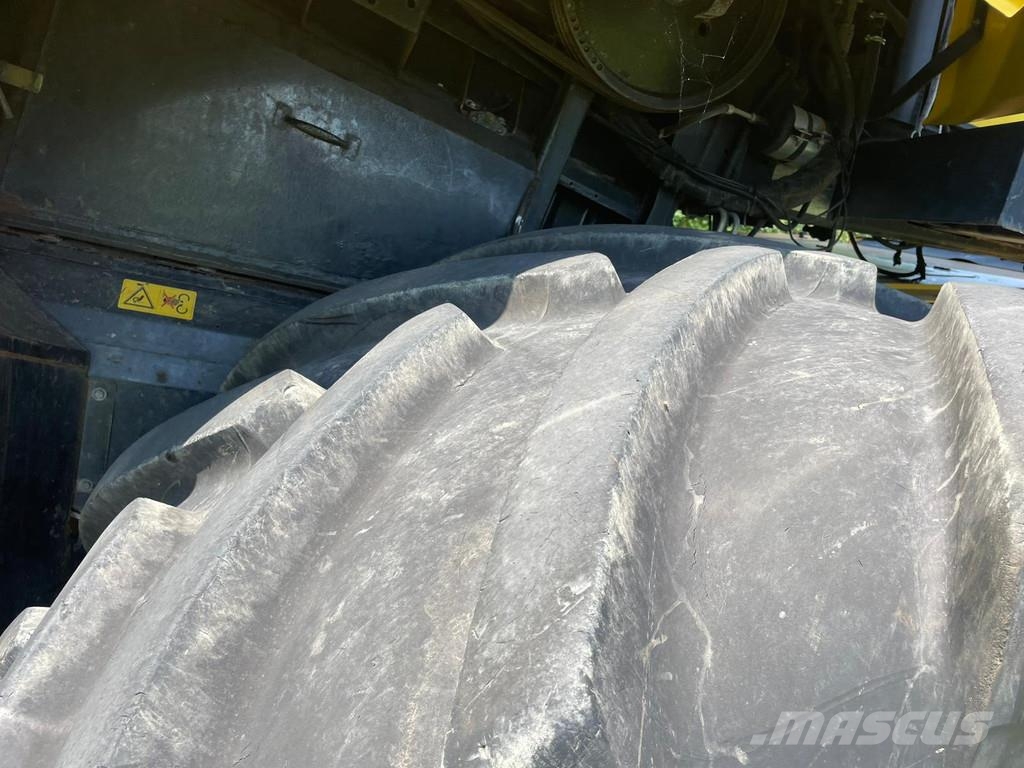 New Holland CR 9.80 CR 980 10.60 meter maaibord Airco 2800 UUR Combine harvesters
