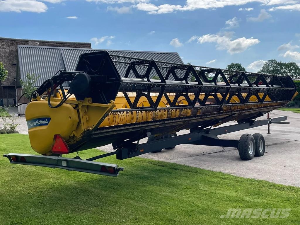 New Holland CR 9.80 CR 980 10.60 meter maaibord Airco 2800 UUR Combine harvesters