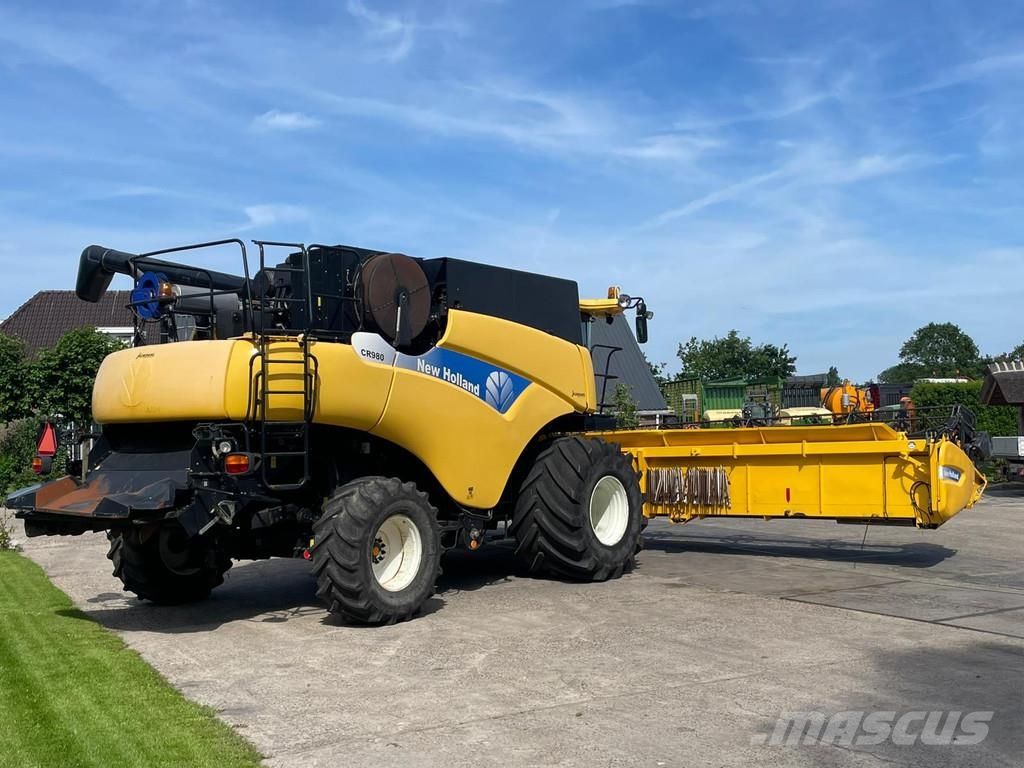 New Holland CR 9.80 CR 980 10.60 meter maaibord Airco 2800 UUR Combine harvesters