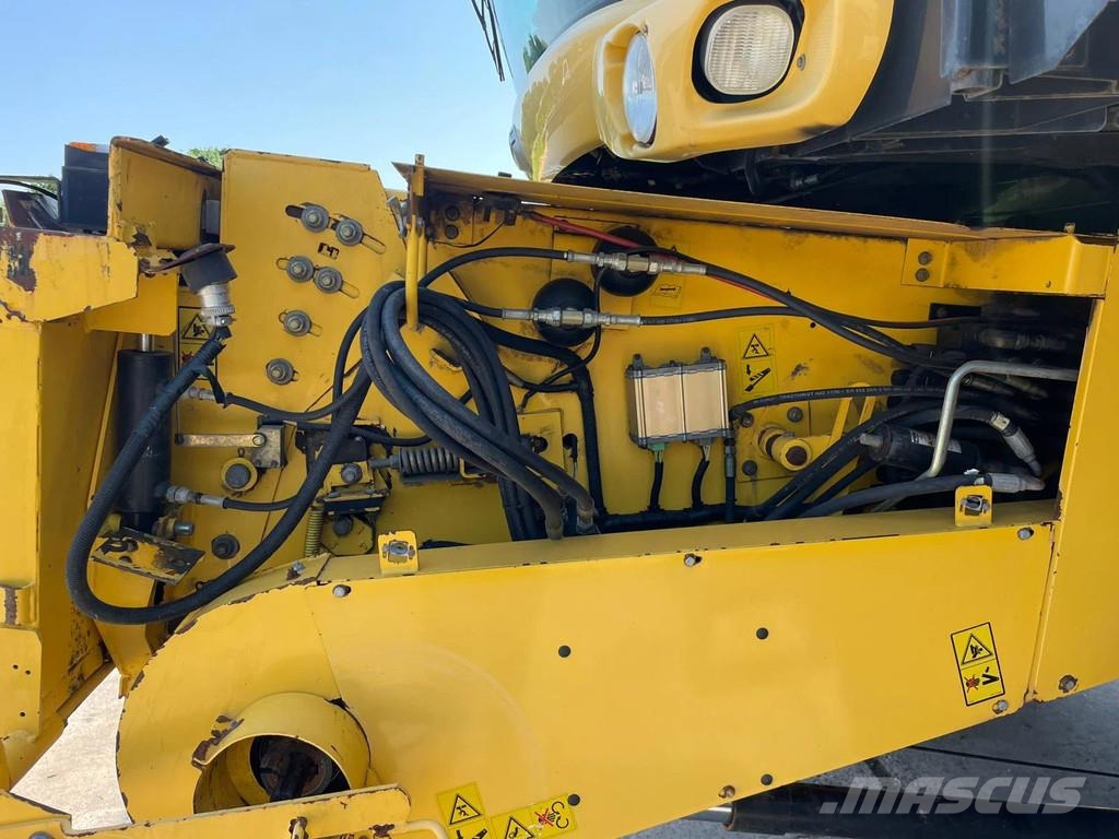 New Holland CR 9.80 CR 980 10.60 meter maaibord Airco 2800 UUR Combine harvesters