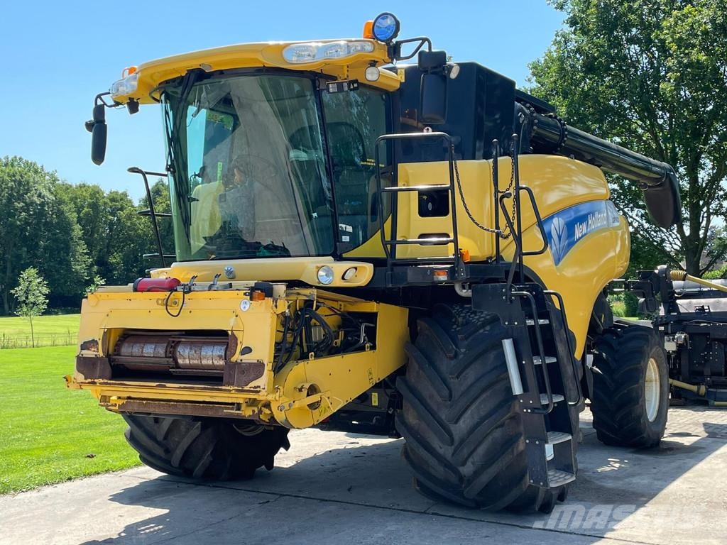 New Holland CR 9.80 CR 980 10.60 meter maaibord Airco 2800 UUR Combine harvesters