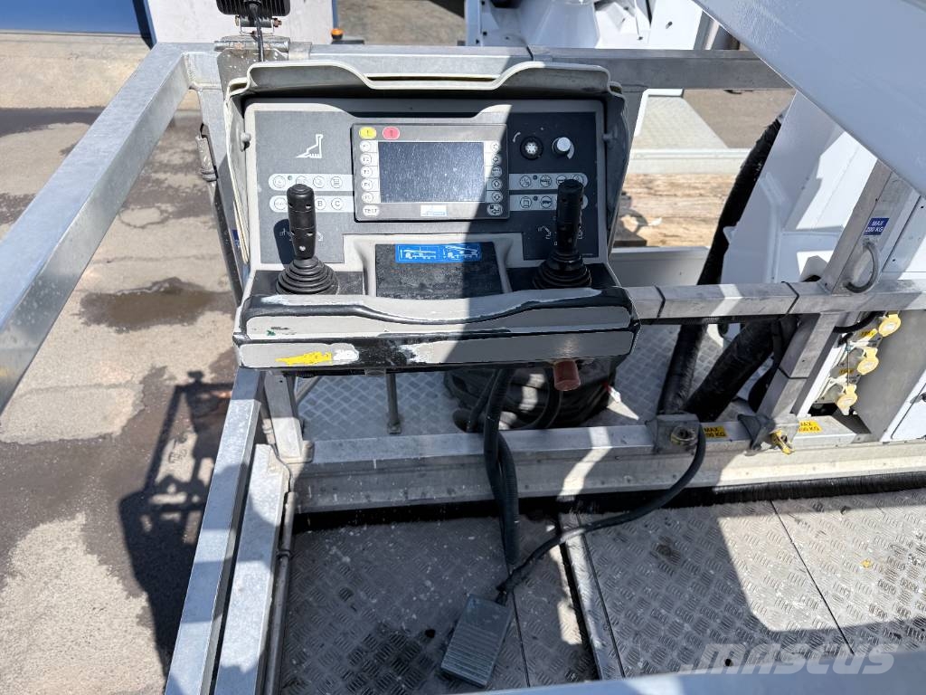 Bronto Skylift S38XDT المنصات الهوائية المثبتة على شاحنة