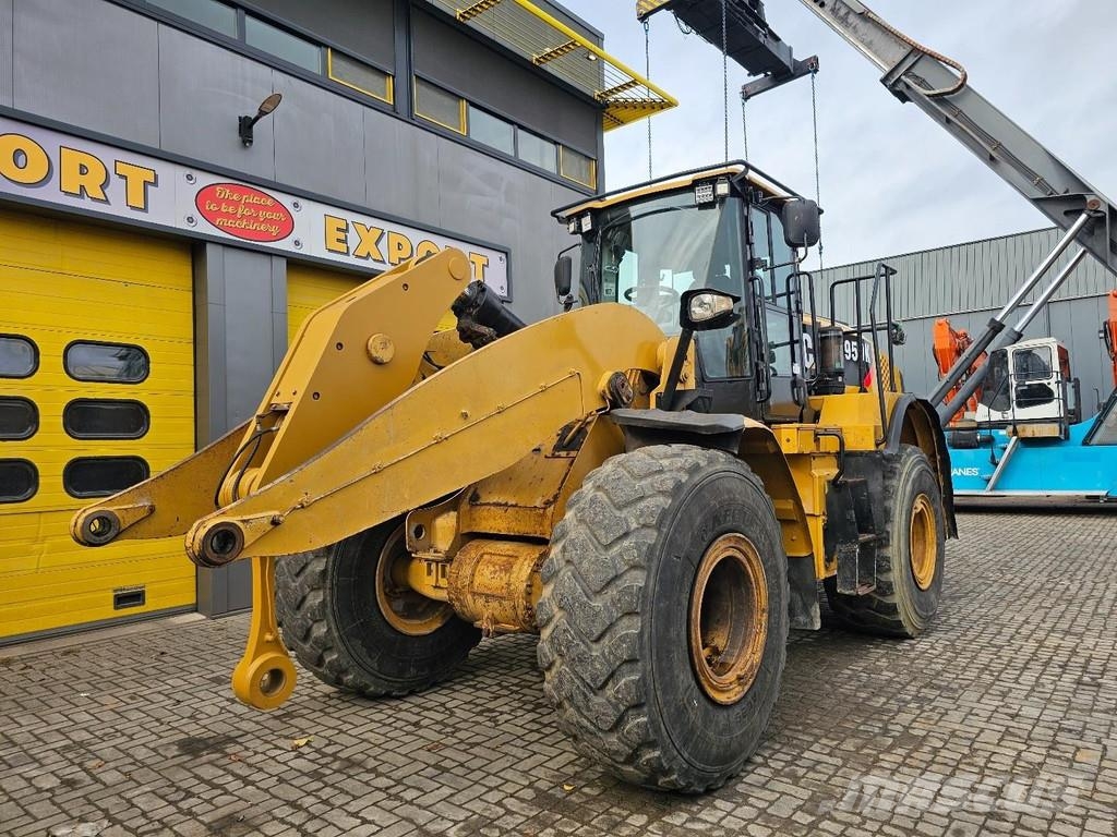 CAT 950K Iekrāvēji uz riteņiem