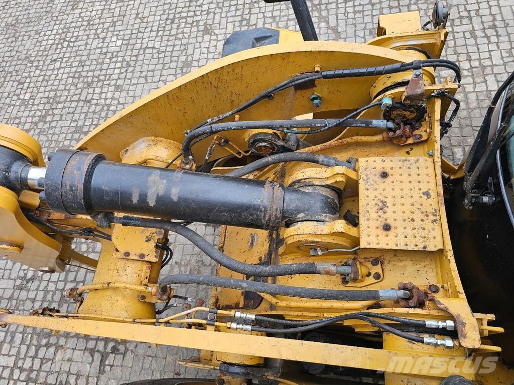 CAT 950K Iekrāvēji uz riteņiem