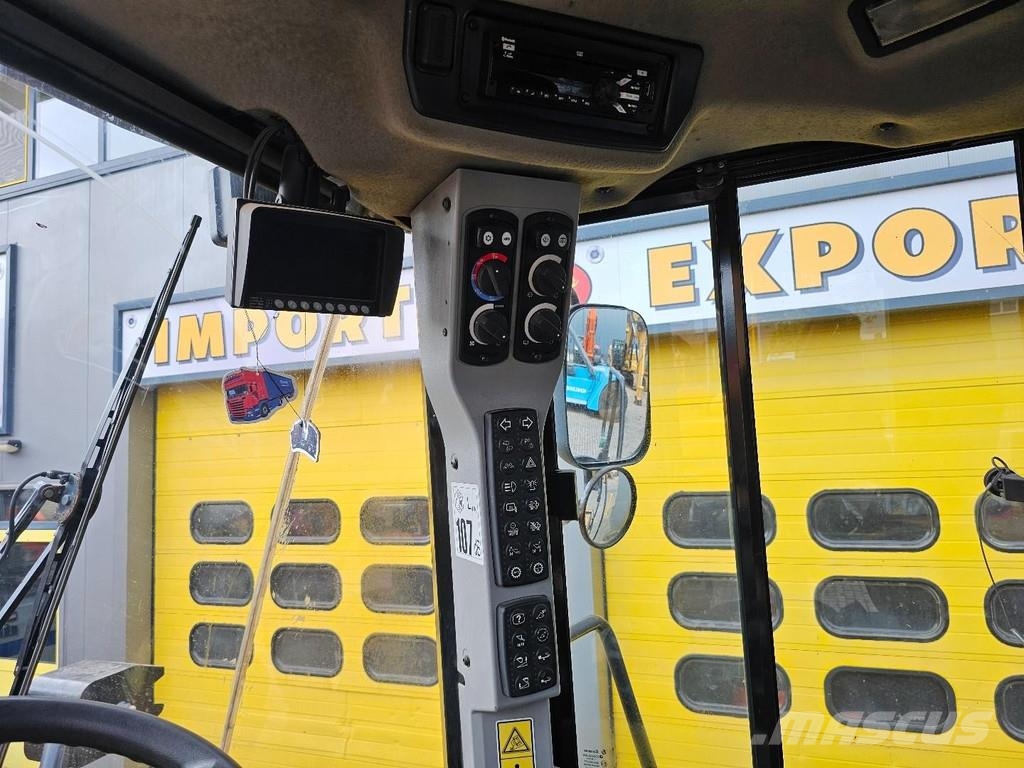 CAT 950K Iekrāvēji uz riteņiem