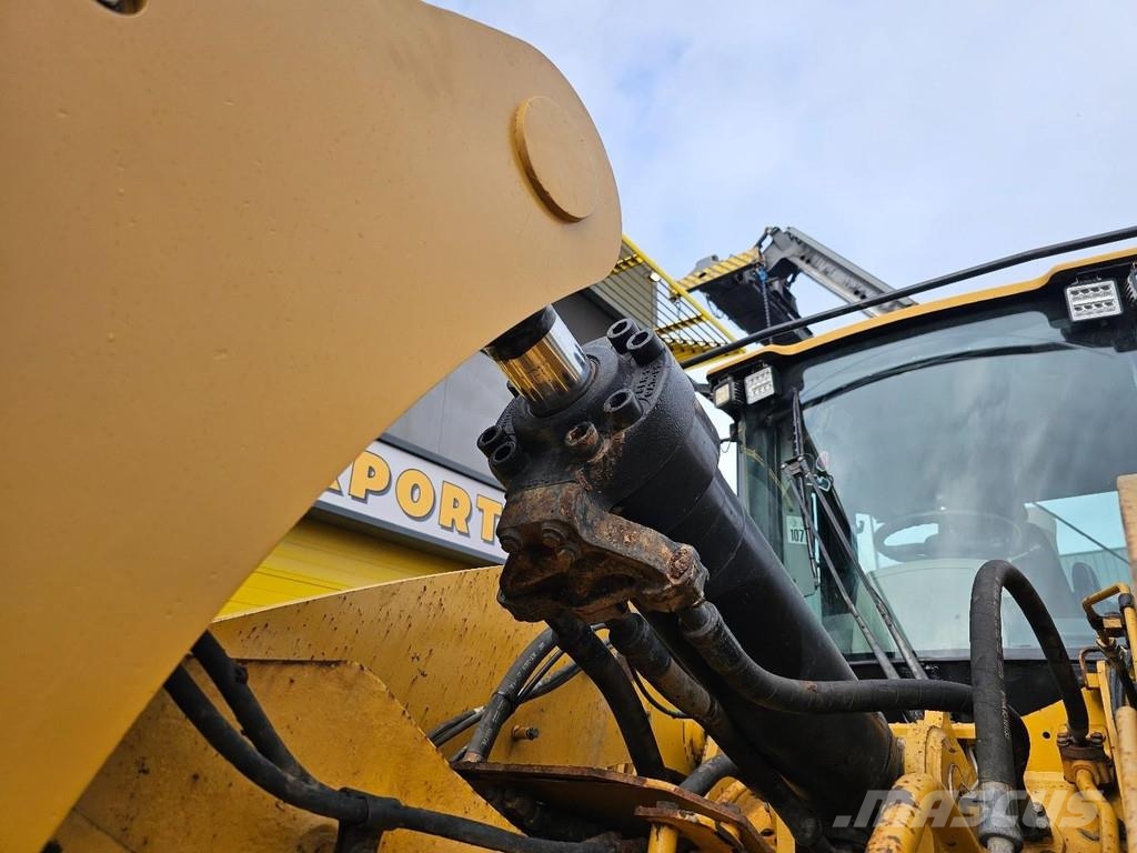 CAT 950K Iekrāvēji uz riteņiem