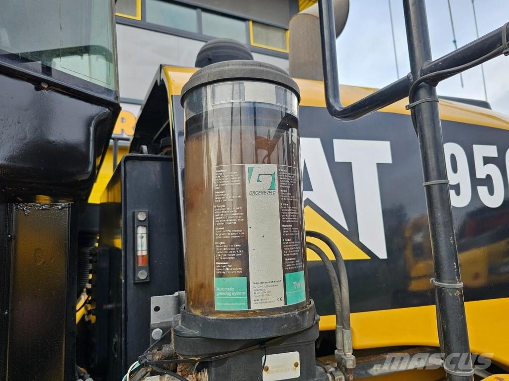 CAT 950K Iekrāvēji uz riteņiem