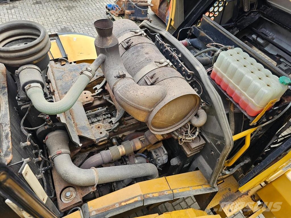 CAT 950K Iekrāvēji uz riteņiem