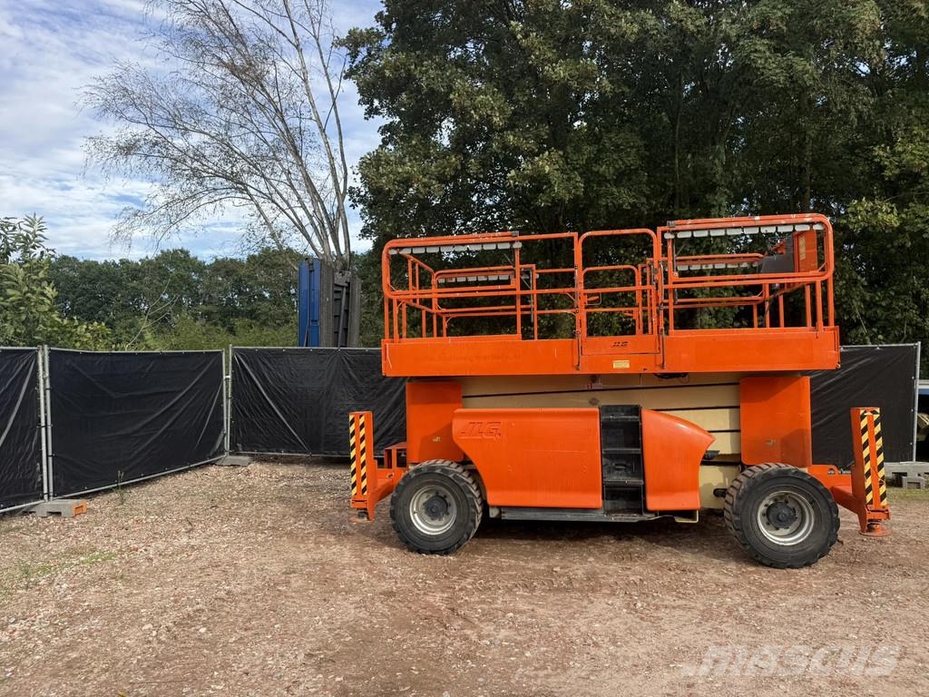 JLG 4394RT Käärtõstukid