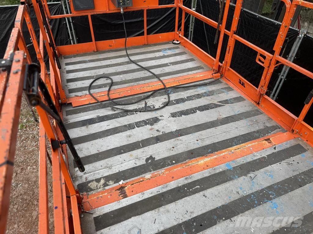 JLG 4394RT Käärtõstukid