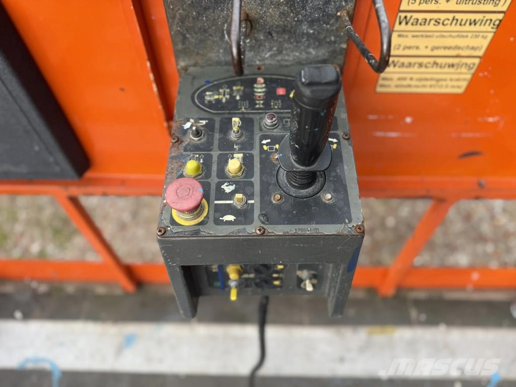 JLG 4394RT Käärtõstukid