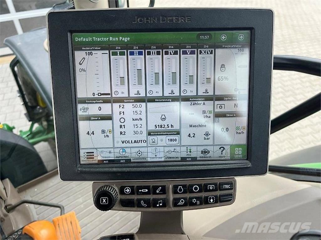 John Deere 6215R الجرارات