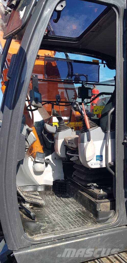 Hitachi ZX135US-6 BL 履带挖掘机