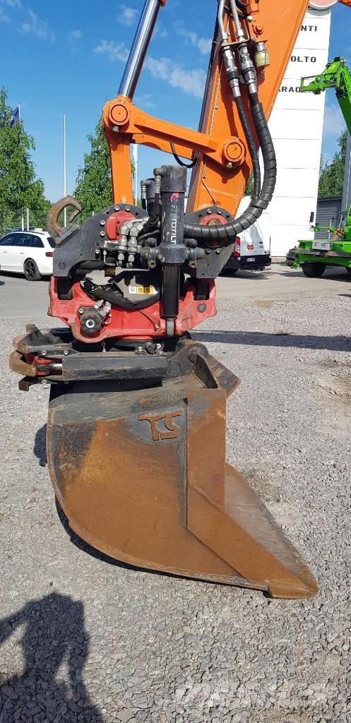 Hitachi ZX135US-6 BL 履带挖掘机