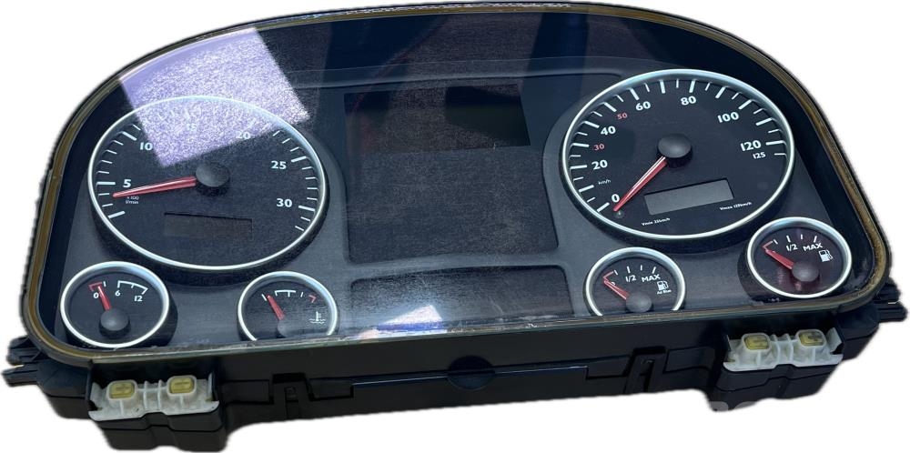 MAN TGX PŘÍSTROJOVÁ DESKA 81.27202-6224 Ostale kargo komponente