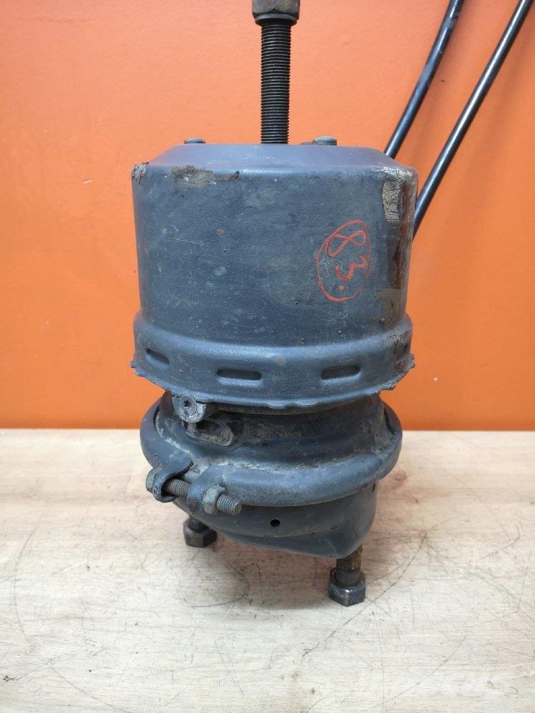 Renault MIDLUM BRZDOVÝ POSILOVAČ ZADNÍ Other components