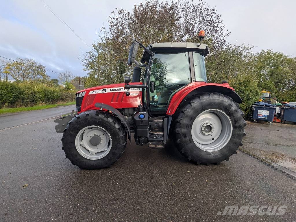 Massey Ferguson 6715 S Traktoren