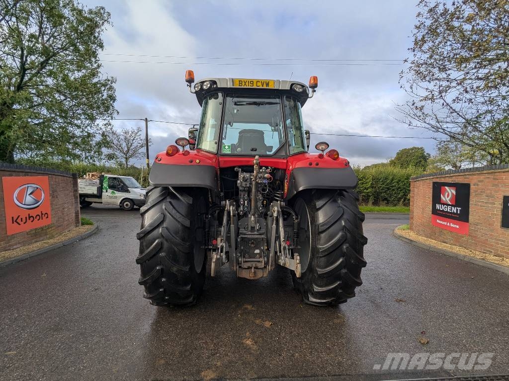 Massey Ferguson 6715 S Traktoren