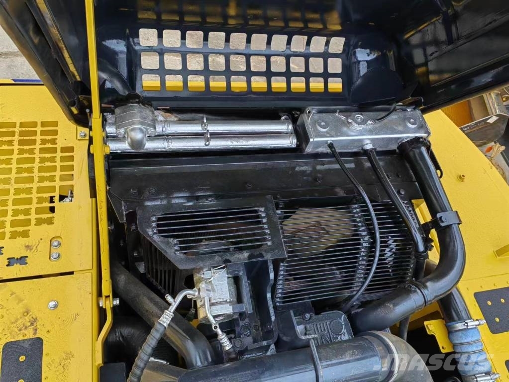 Komatsu PC 300-8 Εκσκαφείς με ερπύστριες