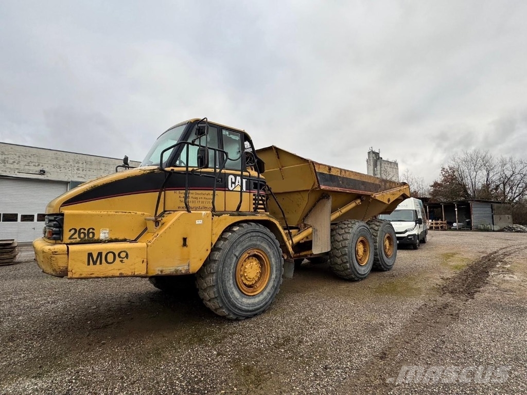 CAT 730 Dumper - Knickgelenk