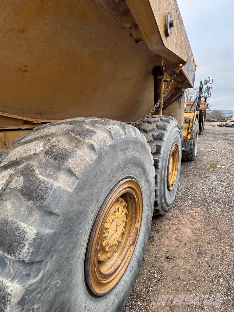 CAT 730 Dumper - Knickgelenk