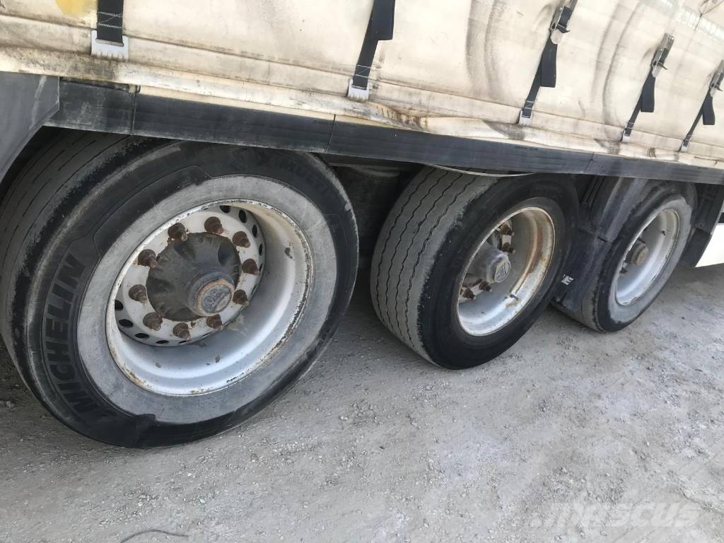 Krone SD Curtainsiderauflieger