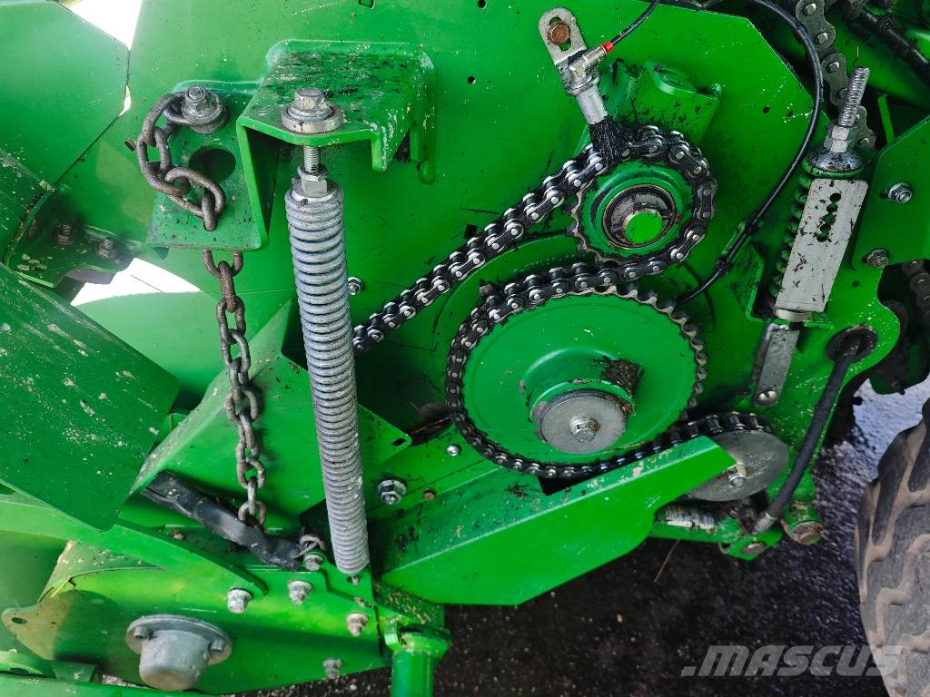 John Deere F 441 R 원형 곤포기