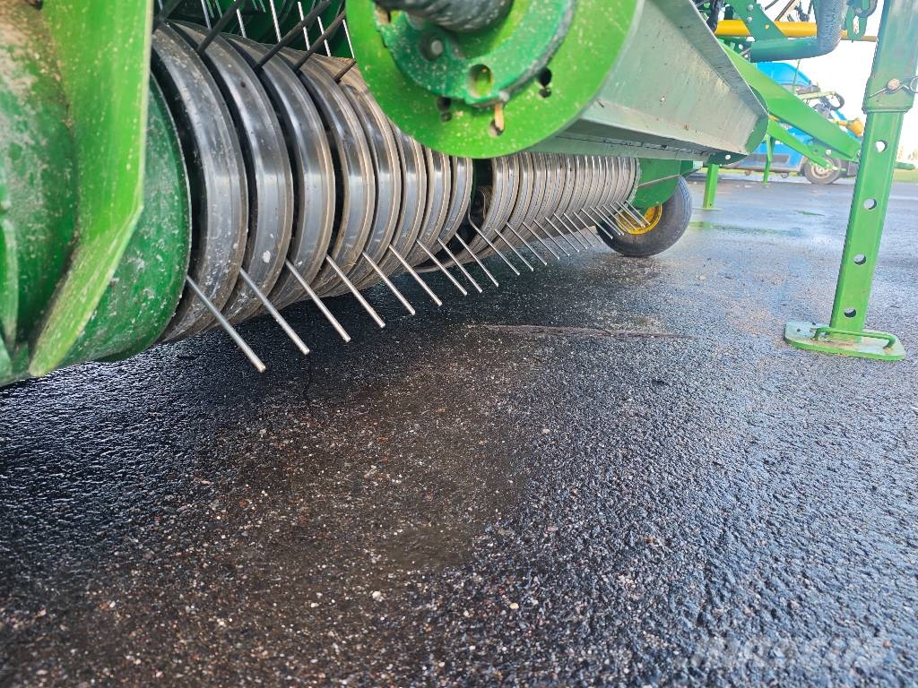 John Deere F 441 R 원형 곤포기