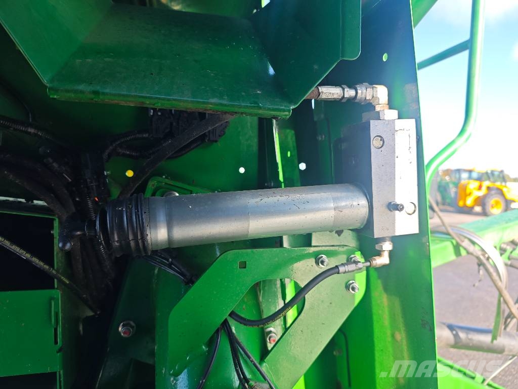 John Deere F 441 R 원형 곤포기