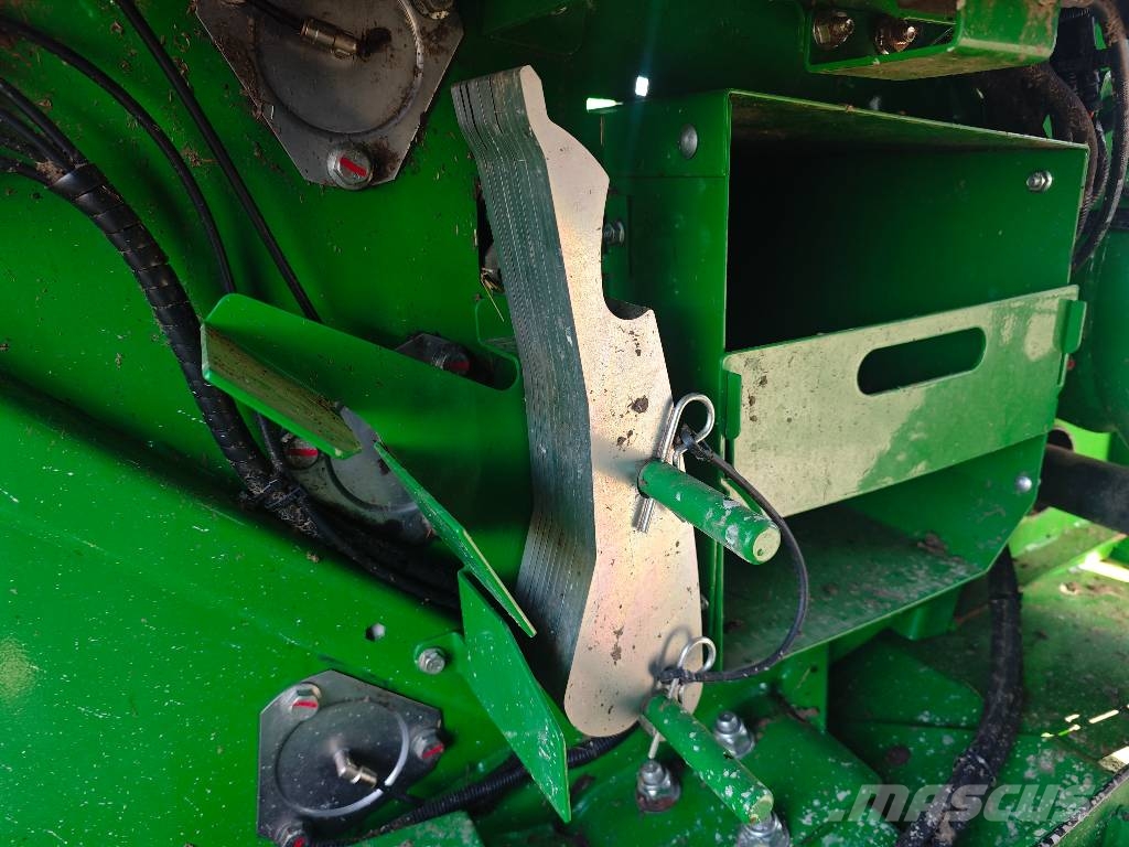 John Deere F 441 R 원형 곤포기