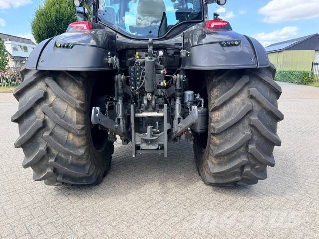 Valtra T235 direct Smart Touch Traktory