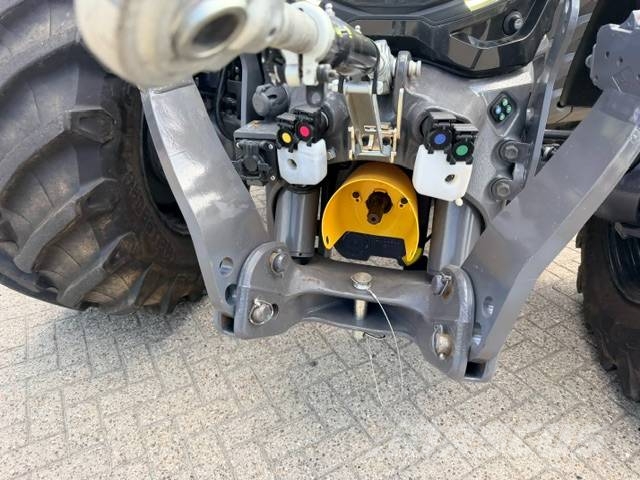 Valtra T235 direct Smart Touch Traktory