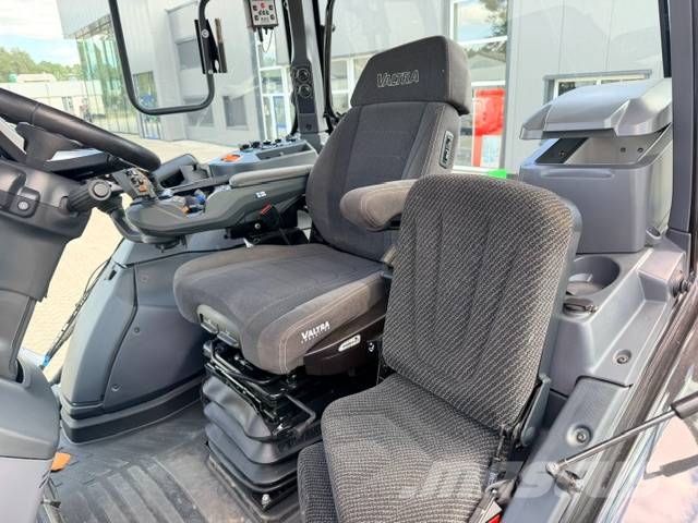 Valtra T235 direct Smart Touch Traktory
